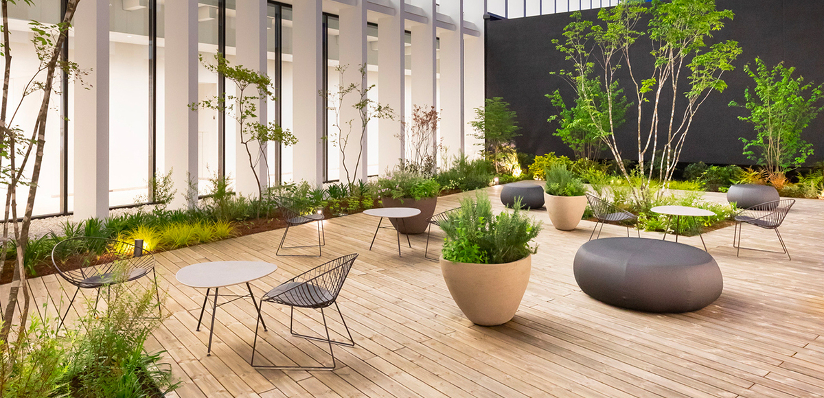 Leaf Outdoor Chairs by Arper, Design Lievore Altherr Molina